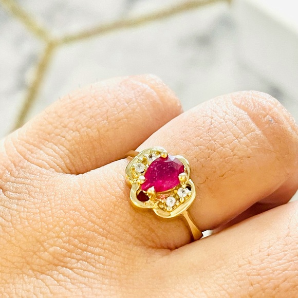 FINAL SALE✨RETAIL $1142✨14 kt gold ruby & white sapphire ring - Picture 2 of 16
